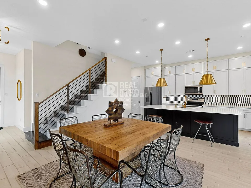 1077 Maverick Dr