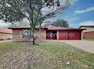 717 Lynne Ln, Burleson, TX 76028