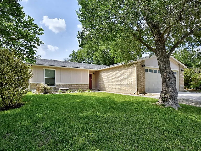 3429 Harvest Dr — Photo 2