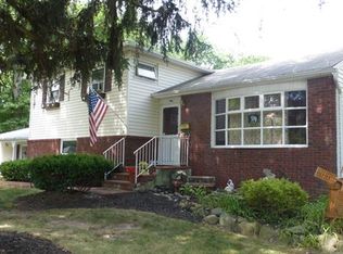 1 Carmen Dr, Nanuet, NY 10954