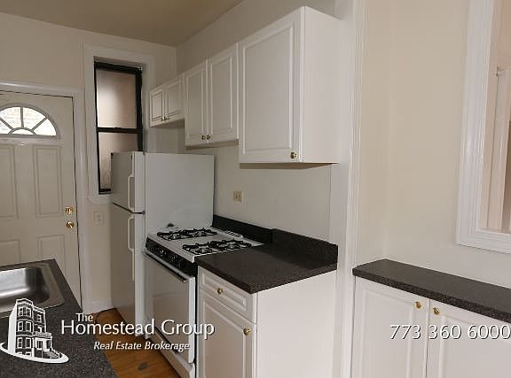 3rd image of 3827 1/2 N Fremont St APT 3E