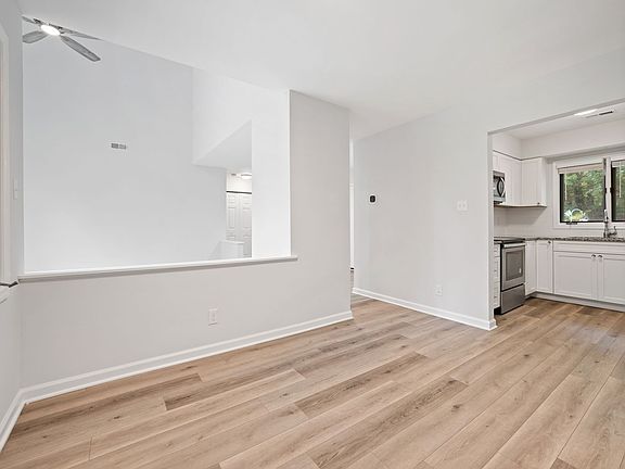 5th image of 4330 Pin Oak Dr