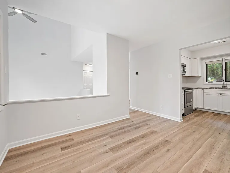 4330 Pin Oak Dr — Photo 5