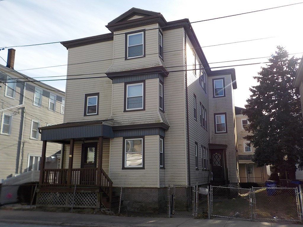 7773 Weetamoe St, Fall River, MA 02720 Zillow