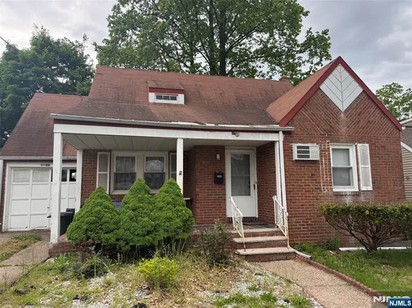 1-26 34th St, Fair Lawn, NJ 07410
