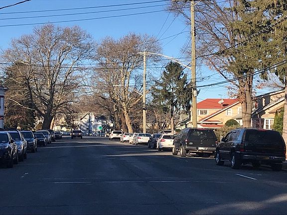 5th image of 4013 Dyre Ave