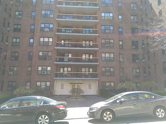 5th image of 67-76 Booth St #8G
