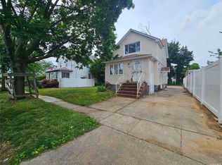 13816 243rd St, Rosedale, NY 11422