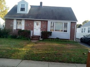 564 Irving St, Westbury, NY 11590