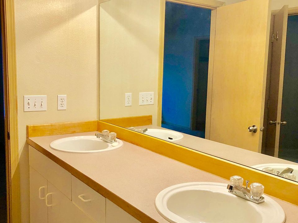 Upstairs double sink bathroom 