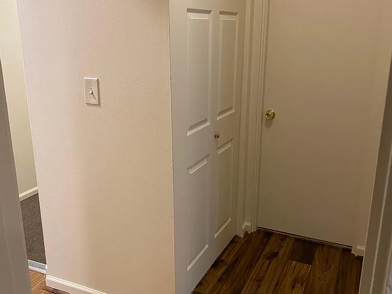 400 W Roy St #104 — Photo 13