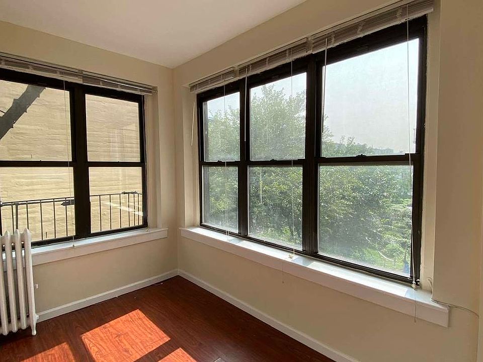 1st image of 2405 21st Ave #2