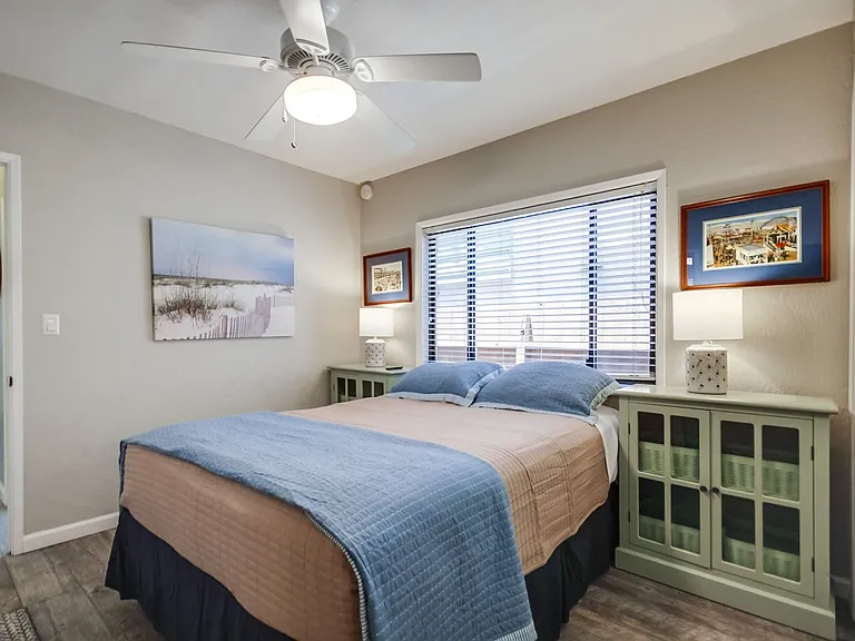 824 Island Ct #1 — Photo 41