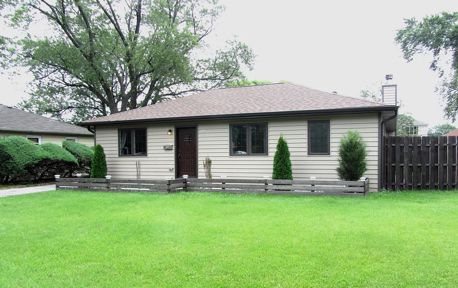 8263 W Foster Ave photo 1