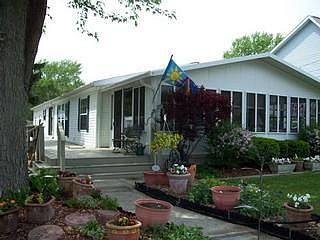 2nd image of 1394 N McCloy Ave