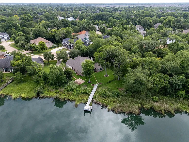 226 Jade Point — Photo 1