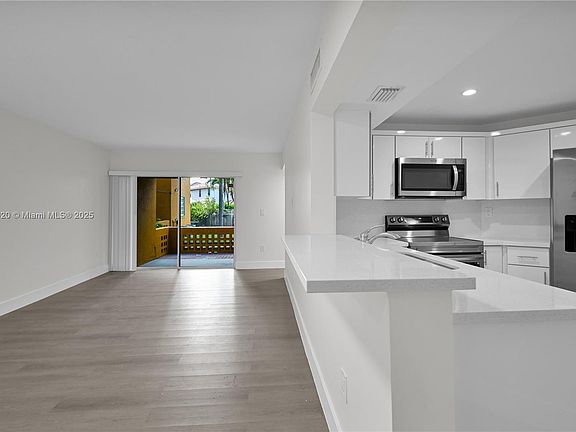 4th image of 9715 Fontainebleau Blvd #9715E108
