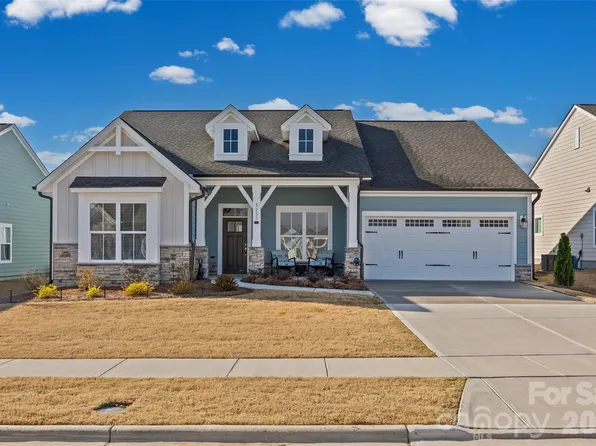 3235 Gavin Ln, Harrisburg, NC 28075