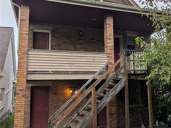 2nd image of 946 Beaver Rd