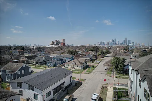 201 Eastwood St Photo 1