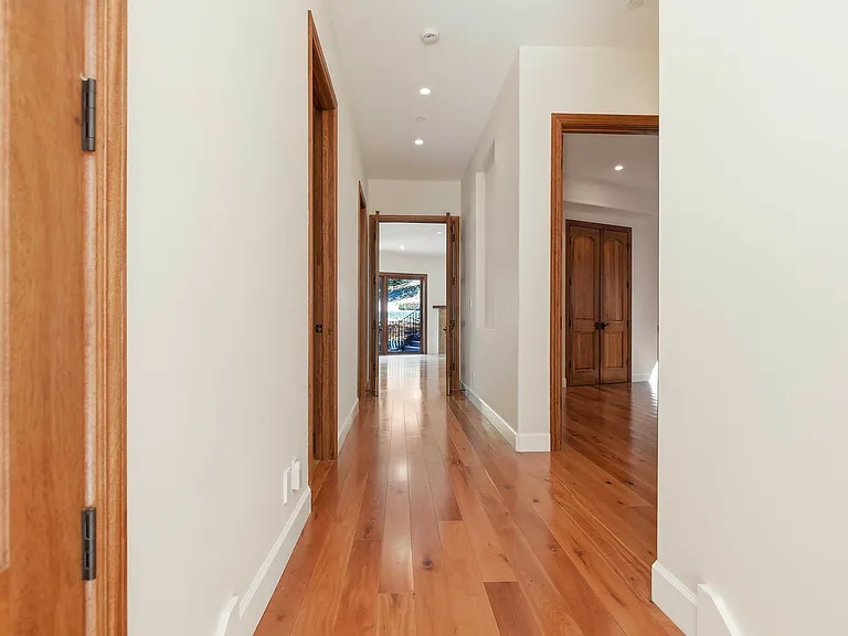 3911 Pepper Tree Ct — Photo 35