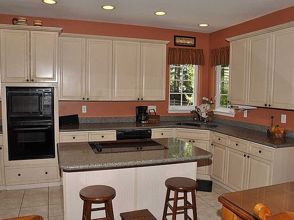 4th image of 128 Pamlico Ln