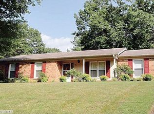 121 Valleyview Dr, King, NC 27021