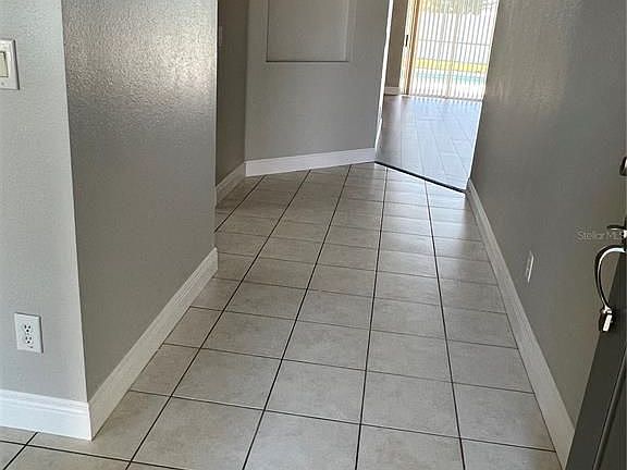 4th image of 1000 Orista Cir