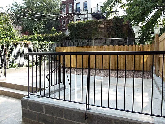 Rented by Sapphire Property Group | media 9