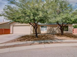 10265 E Rainbow Meadow Dr, Tucson, AZ 85747
