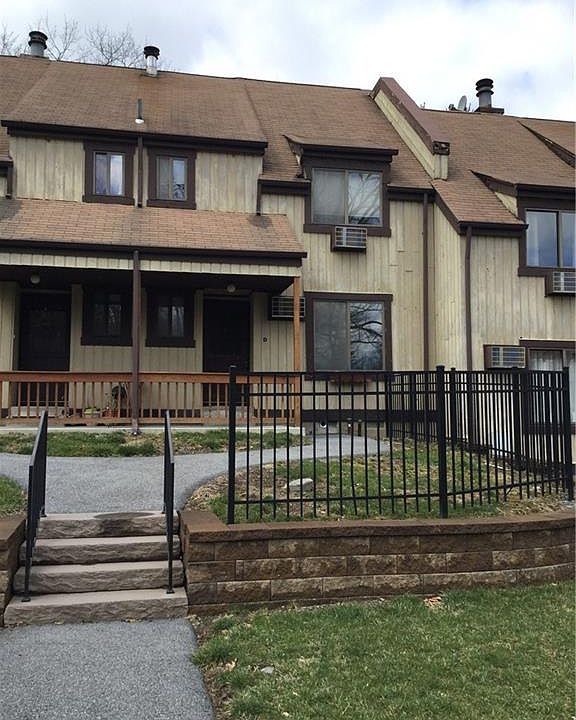 1st image of 9 Heritage Dr Unit D