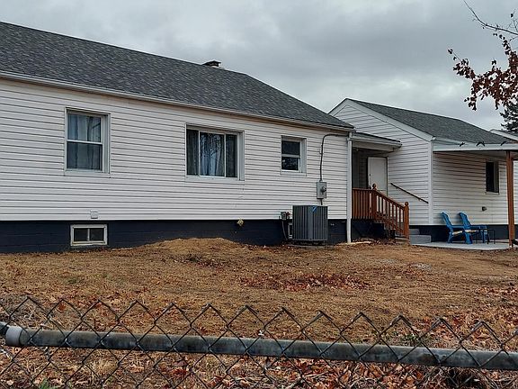 3rd image of 17 Snyder Ave