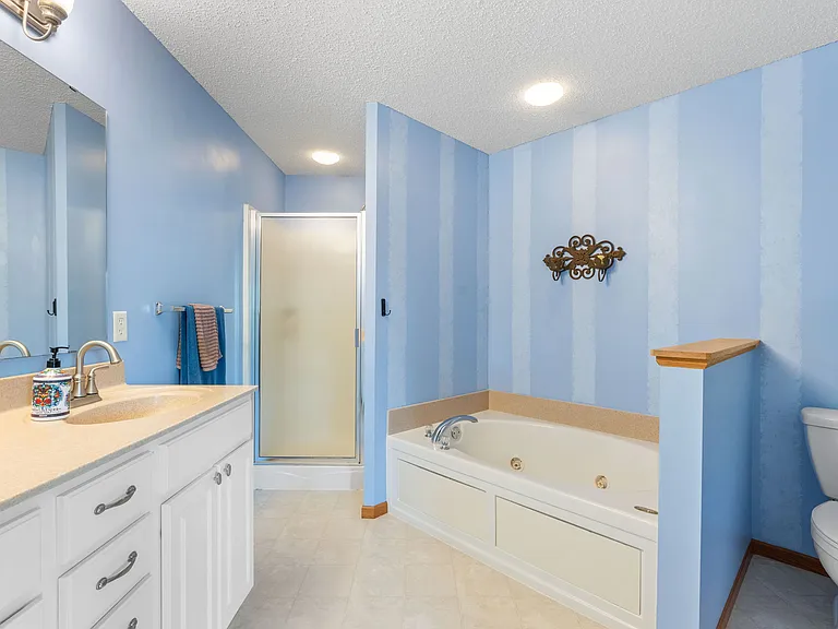 5048 Yuma Ln N — Photo 15