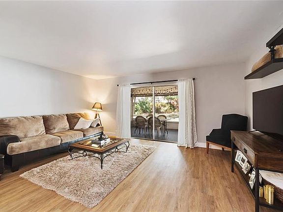 3rd image of 31 E Princeton St #31B