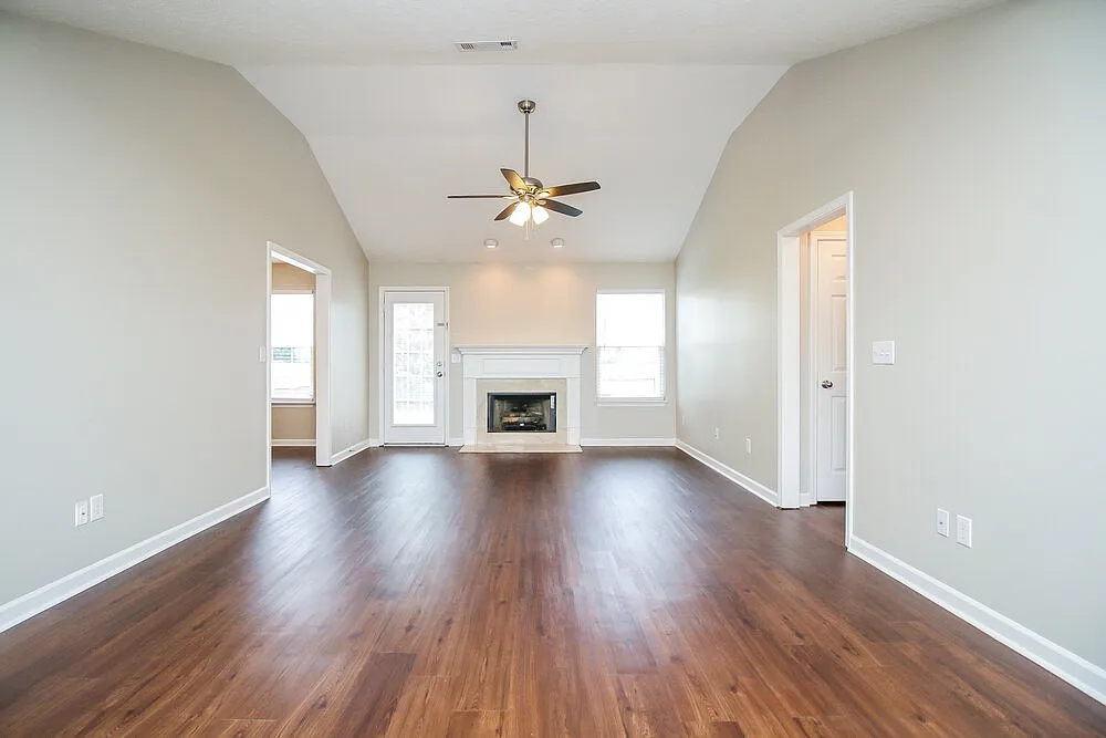 3 bed, 2.0 bath, 1480 sqft, $2,245 — Photo 3
