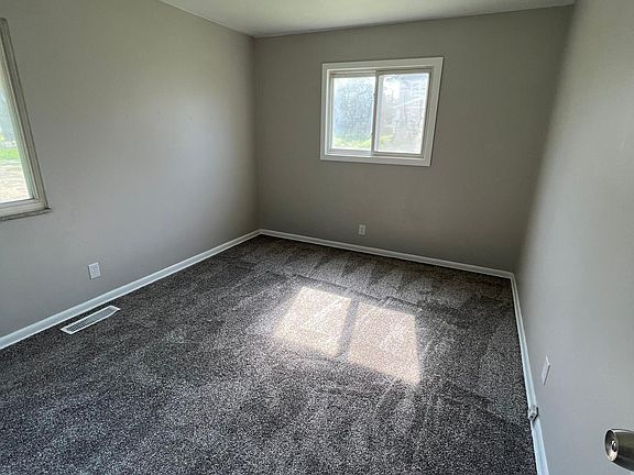 5th image of 139 N Arlington St #139
