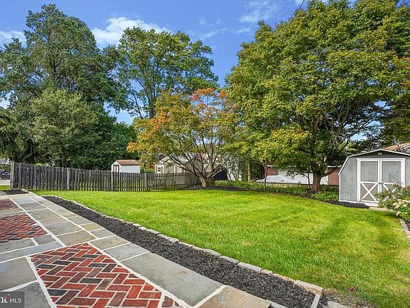 4th image of 1309 Harrington Rd