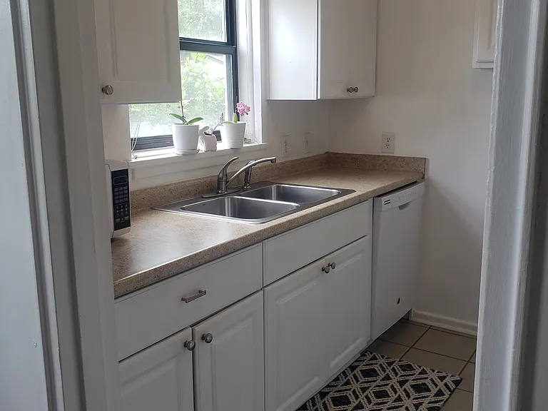 615 Biltmore Ave #H2 — Photo 6