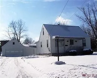 506 Como Ave photo 1