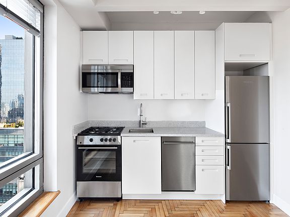 4th image of 301 W 57th St APT 21G