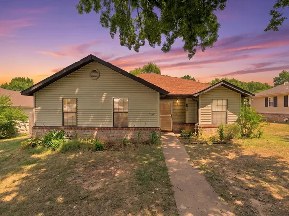 5664 W Legacy St, Fayetteville, AR 72704