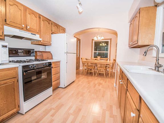 2nd image of 539 N 106th St