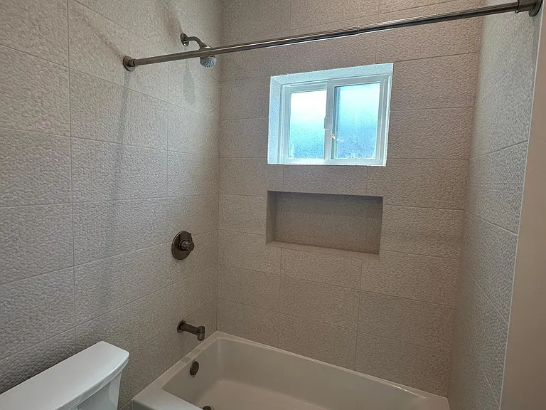1845 N Screenland Dr — Photo 18