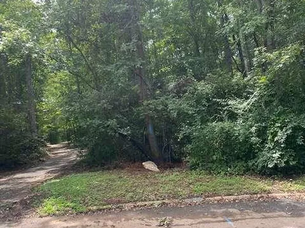 141 Central Lake Cir, Griffin, GA 30223