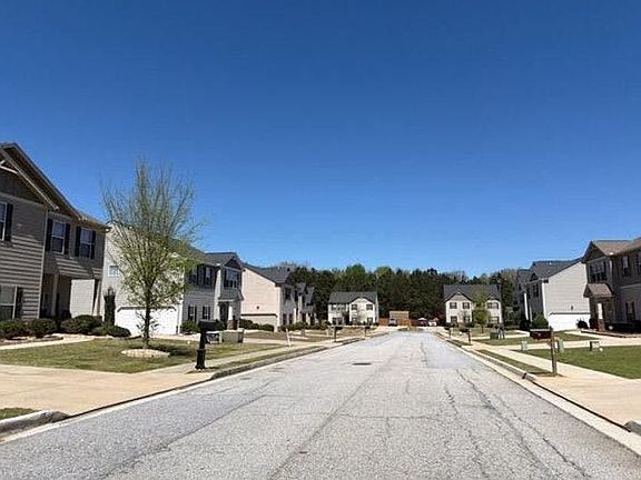 4th image of 135 Oakwood Dr