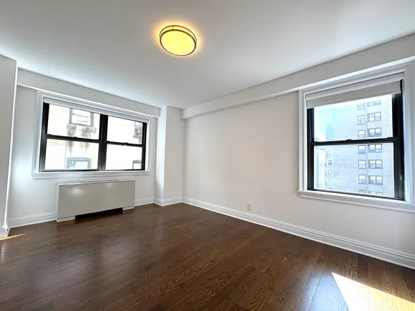 401 East 88th Street image 3 of 5