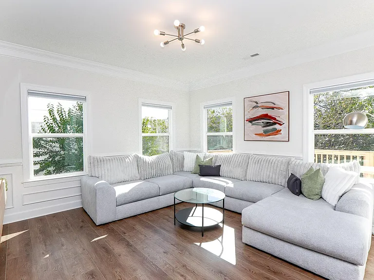 1511 Lea View Ave — Photo 2