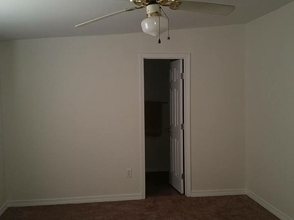 2nd image of 18215 Robin Oaks Dr