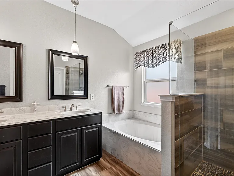 2129 Megan Creek Dr — Photo 13