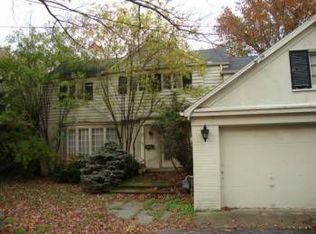 26828 Lake Rd, Bay Village, OH 44140